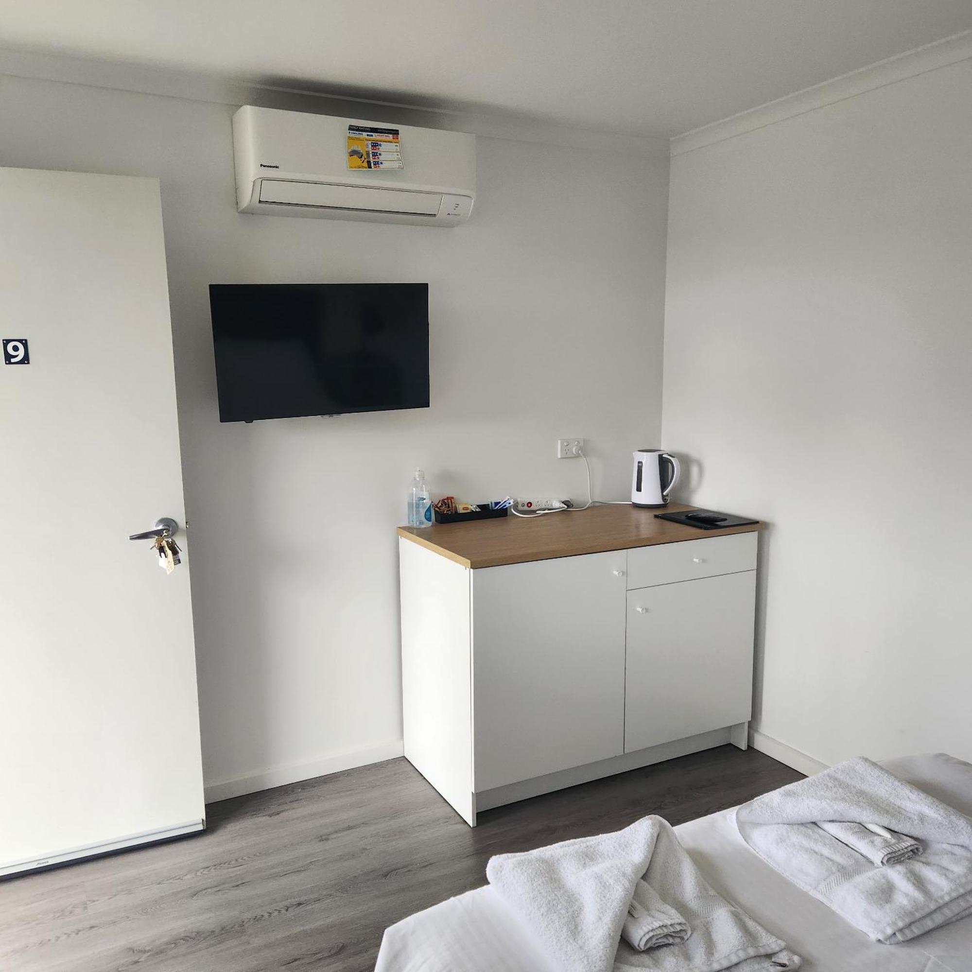 Motel On Becker Tintinara Екстер'єр фото