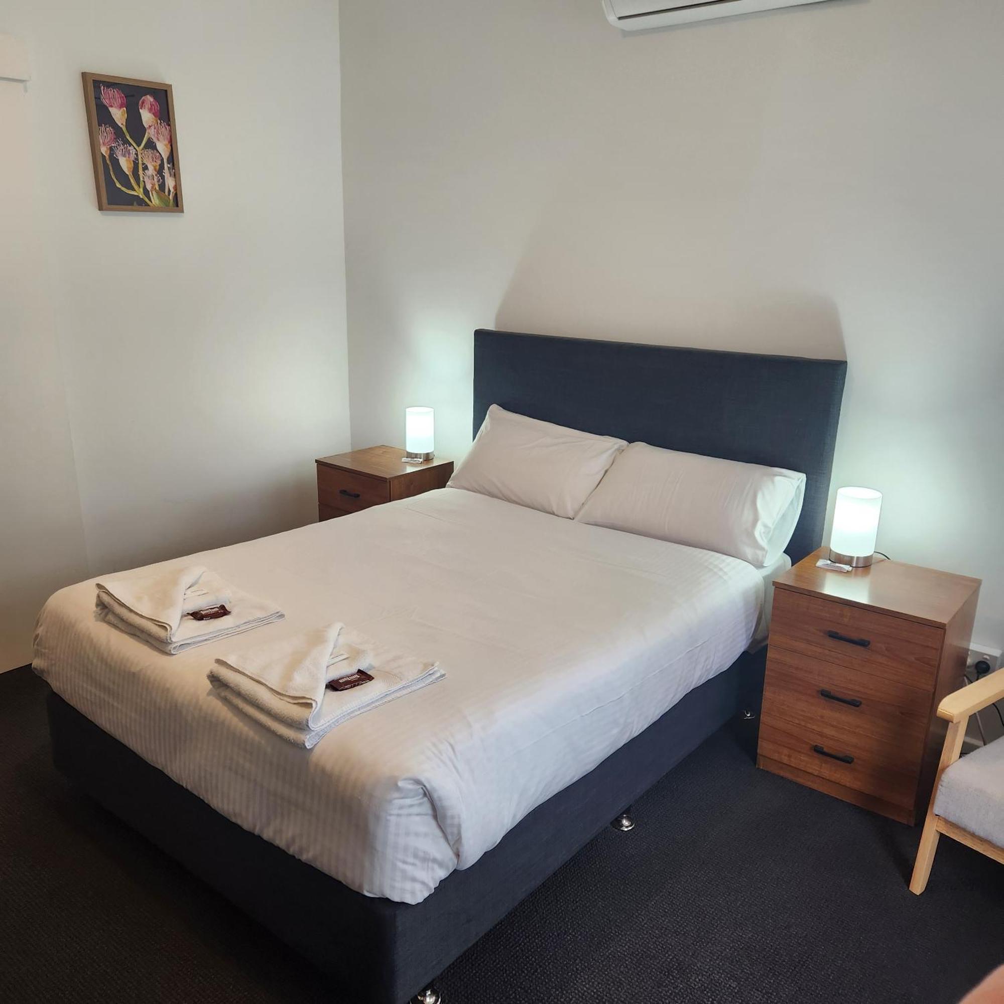 Motel On Becker Tintinara Екстер'єр фото